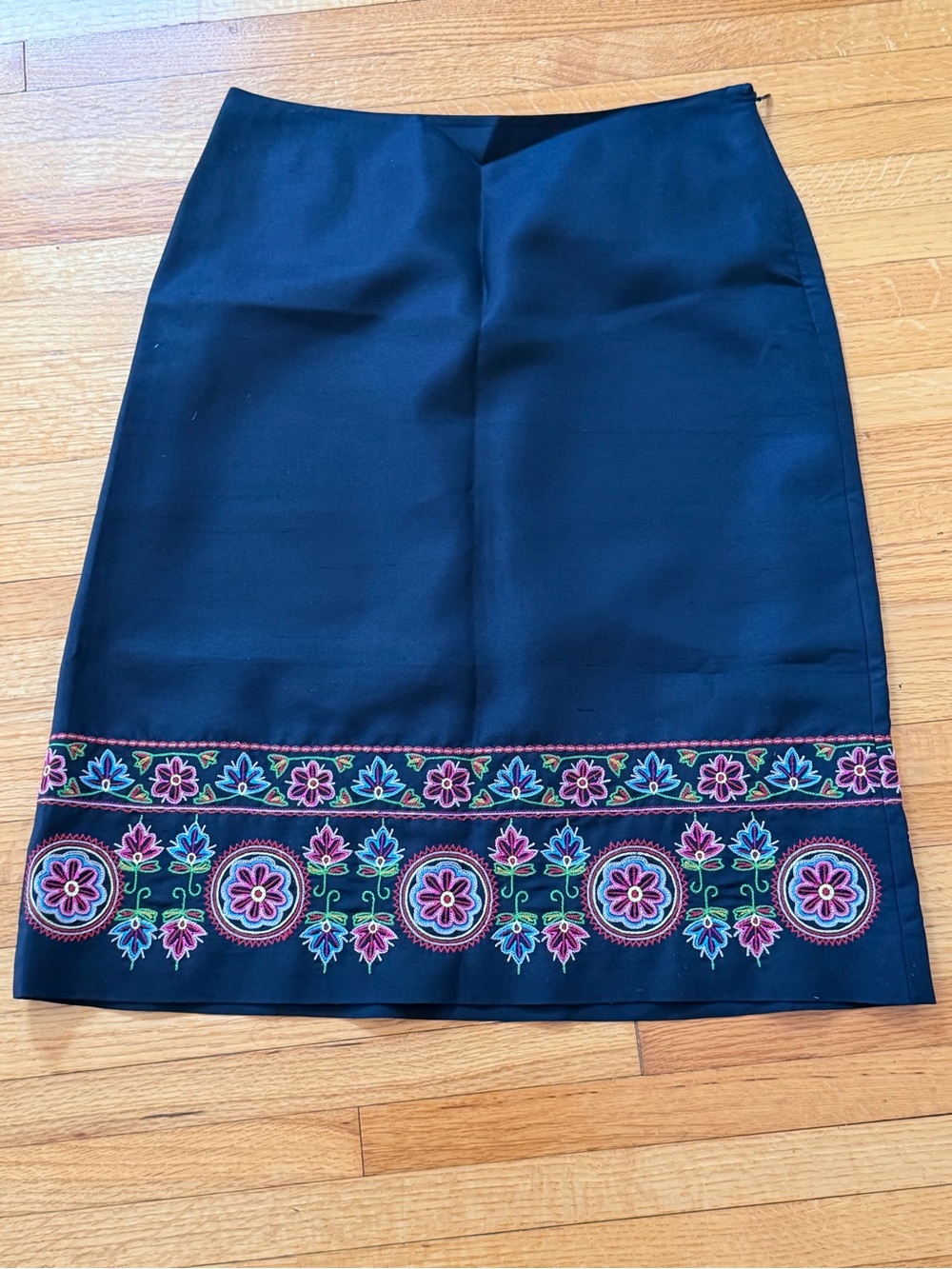 Vintage Embroidered Hem Black Women's Skirt 6P